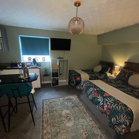 באליקאסל The Rose Garden Room - Self Contained Studio מראה חיצוני תמונה