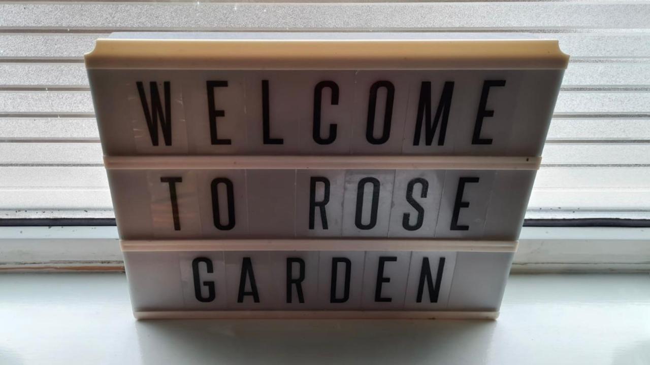 באליקאסל The Rose Garden Room - Self Contained Studio מראה חיצוני תמונה