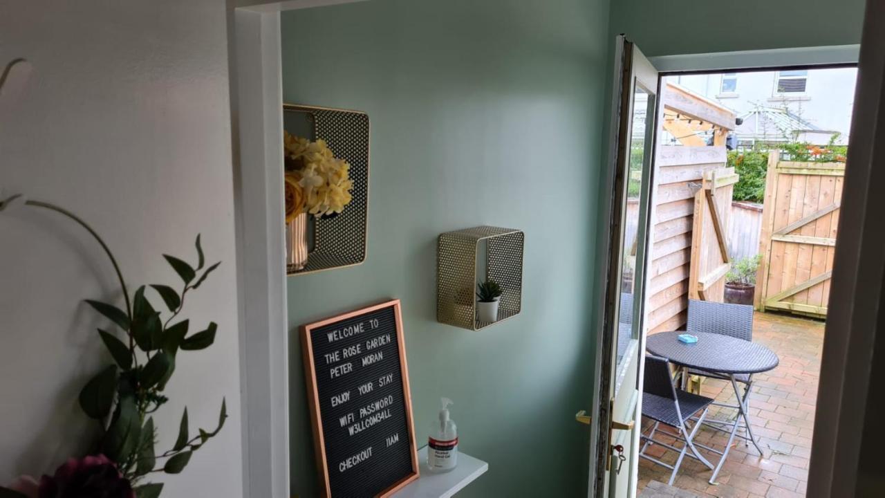 באליקאסל The Rose Garden Room - Self Contained Studio מראה חיצוני תמונה