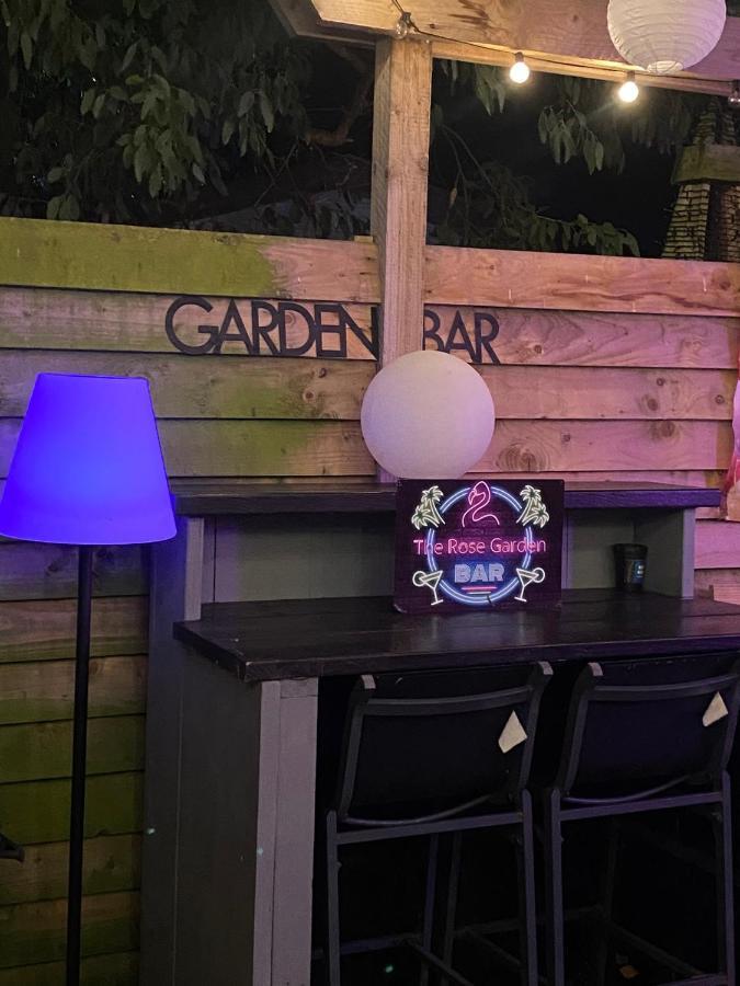 באליקאסל The Rose Garden Room - Self Contained Studio מראה חיצוני תמונה