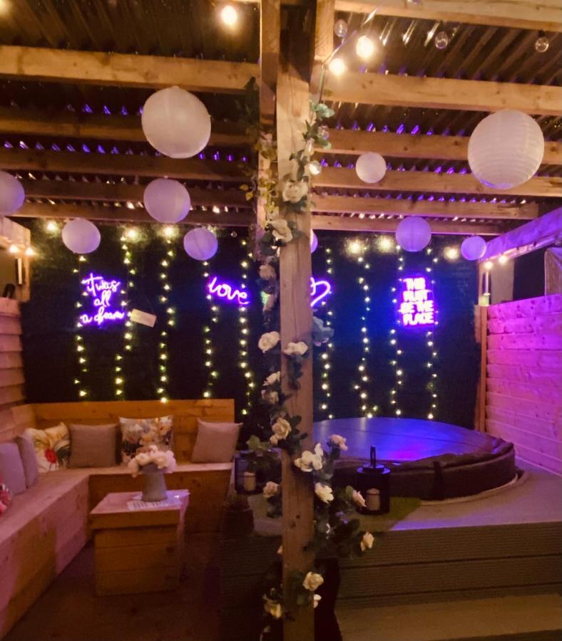באליקאסל The Rose Garden Room - Self Contained Studio מראה חיצוני תמונה