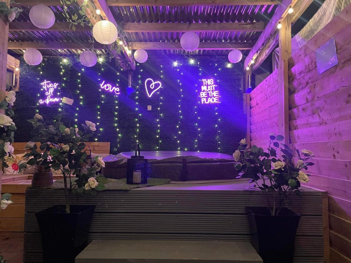 באליקאסל The Rose Garden Room - Self Contained Studio מראה חיצוני תמונה