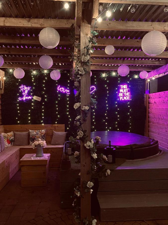 באליקאסל The Rose Garden Room - Self Contained Studio מראה חיצוני תמונה