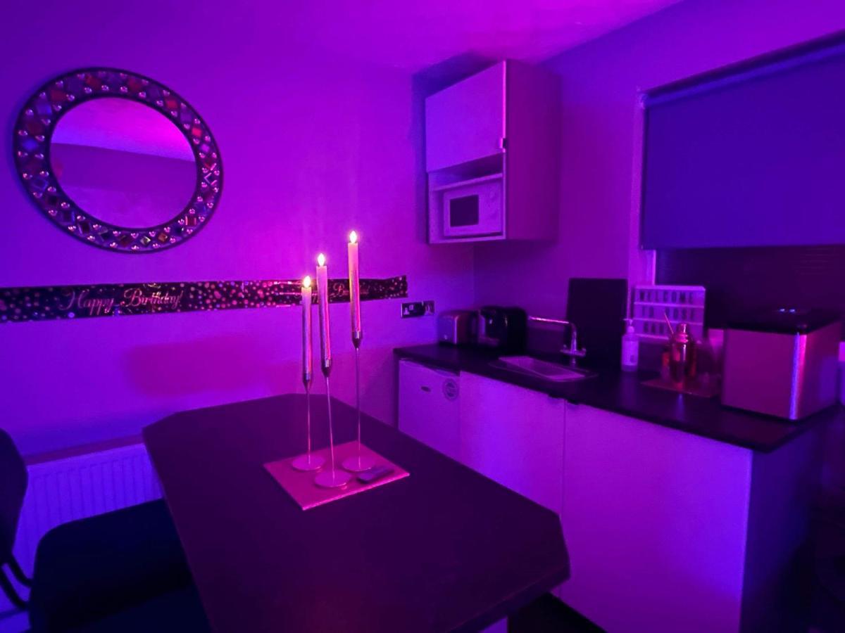 באליקאסל The Rose Garden Room - Self Contained Studio מראה חיצוני תמונה