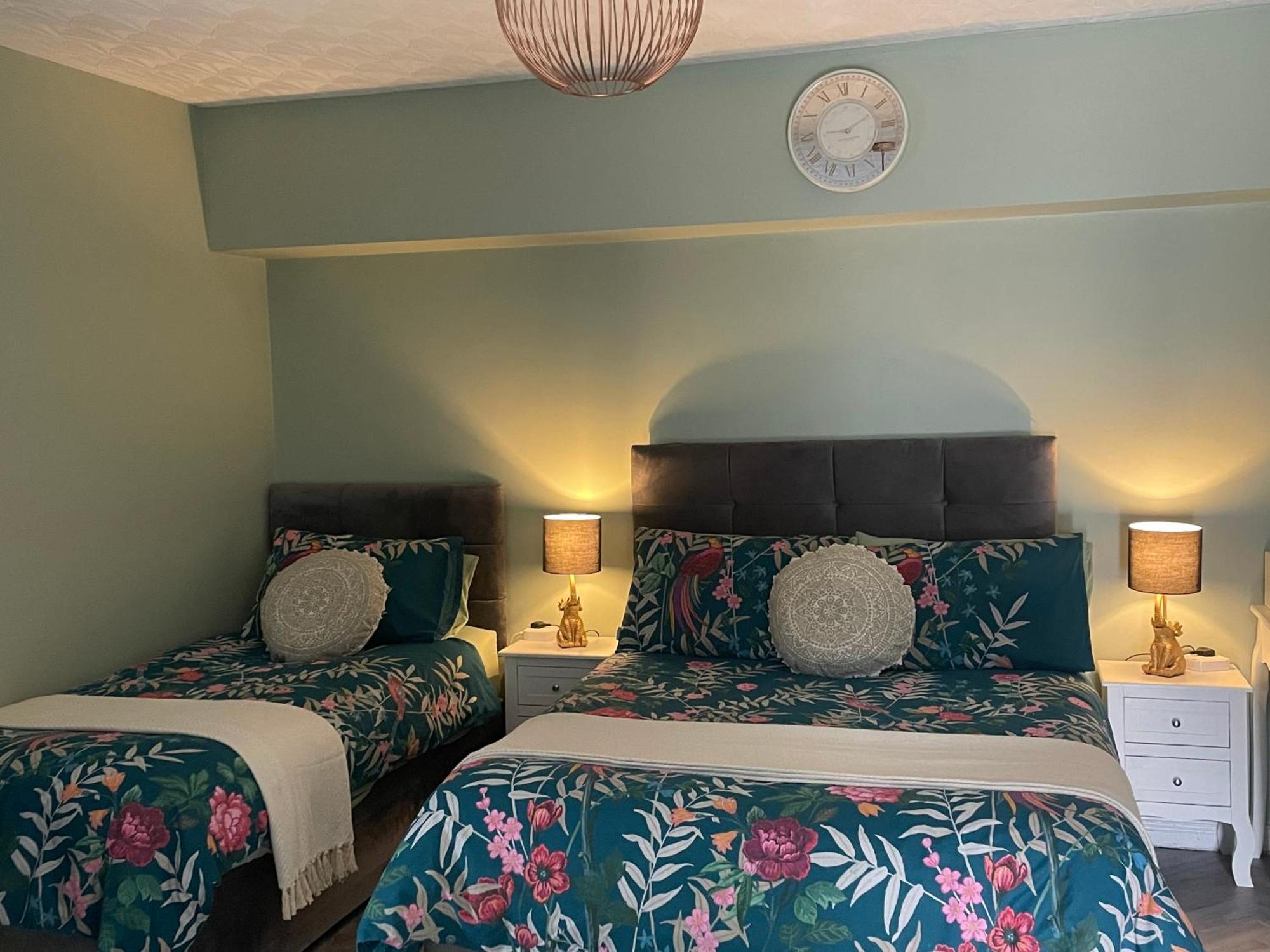 באליקאסל The Rose Garden Room - Self Contained Studio מראה חיצוני תמונה