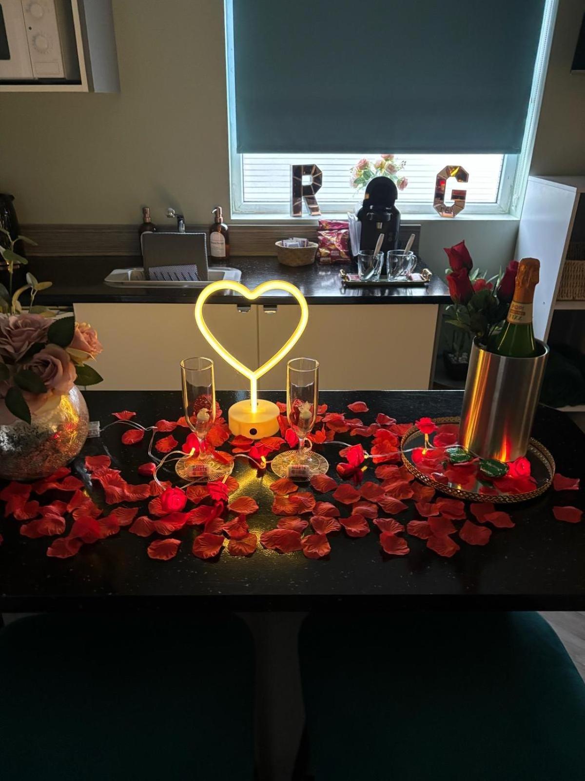 באליקאסל The Rose Garden Room - Self Contained Studio מראה חיצוני תמונה